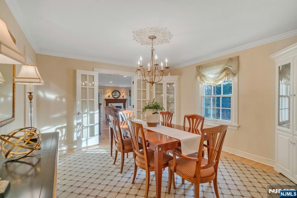 24 Sutton Drive Ho-Ho-Kus, NJ 07423 - Photo 8 of 32