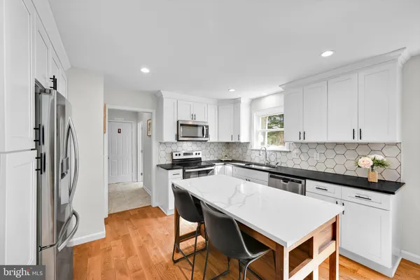 $300,000 | 2441 Fruitville Pike, Lancaster, PA 17601