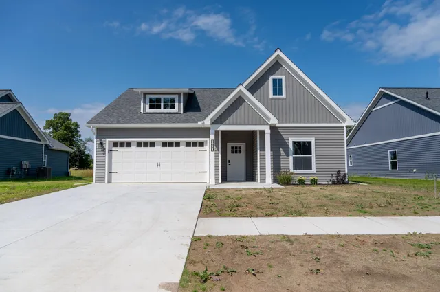 $2,495 | 8456 Oak Shade Circle, Unit 21, Davison, MI 48423