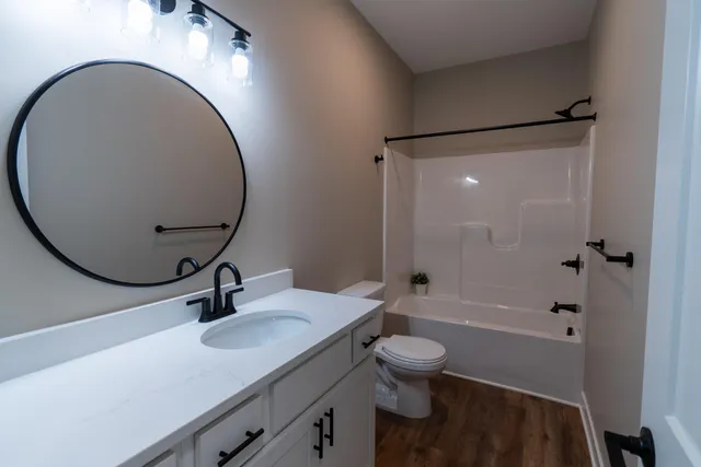 $2,495 | 8456 Oak Shade Circle, Unit 21, Davison, MI 48423