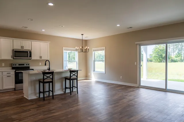 $2,495 | 8456 Oak Shade Circle, Unit 21, Davison, MI 48423