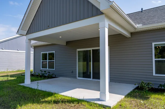 $2,495 | 8456 Oak Shade Circle, Unit 21, Davison, MI 48423