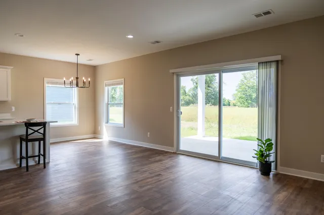 $2,495 | 8456 Oak Shade Circle, Unit 21, Davison, MI 48423