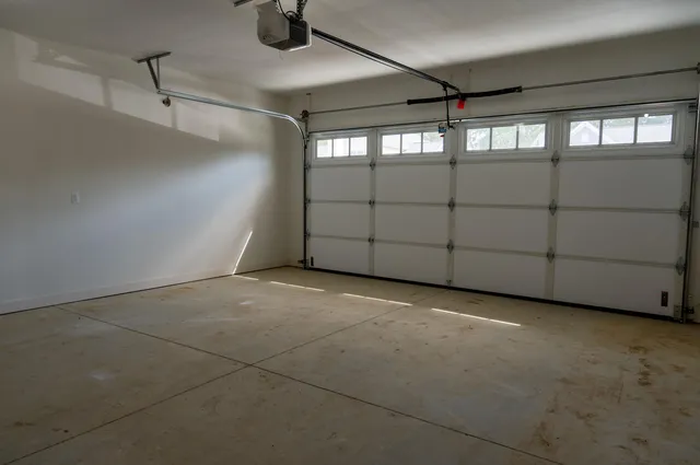 $2,495 | 8456 Oak Shade Circle, Unit 21, Davison, MI 48423