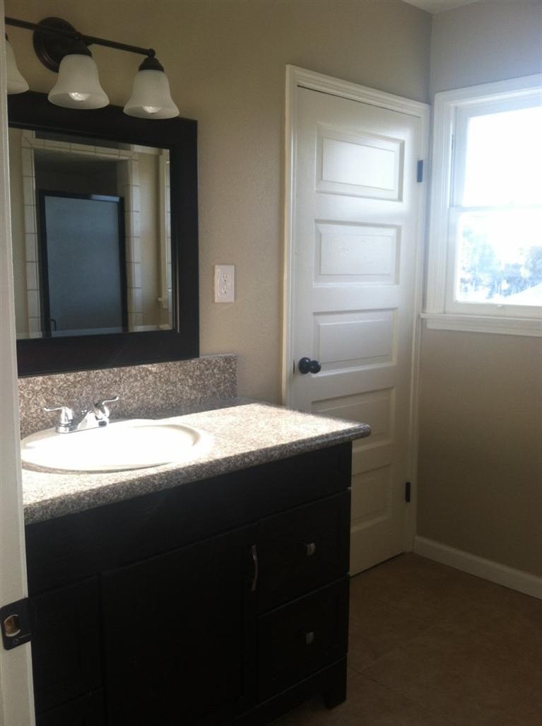 1015 L Street Reedley, CA 93654 - Photo 11 of 12