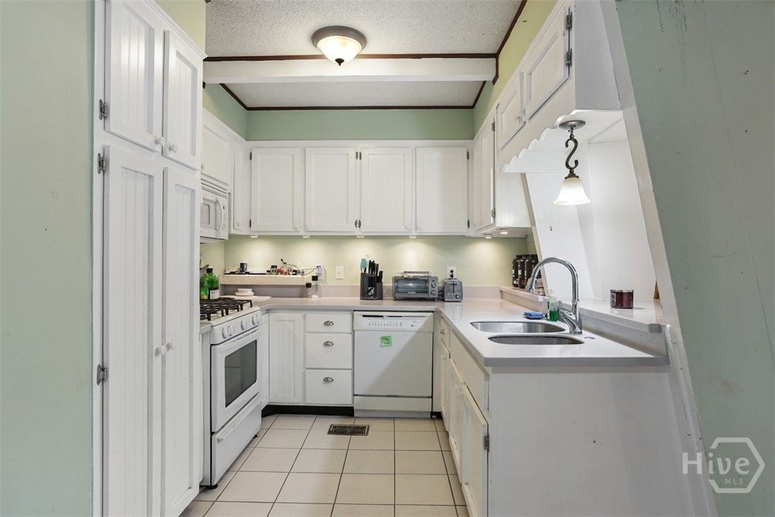 24 Crisp Street Savannah, GA 31410 - Photo 12 of 50