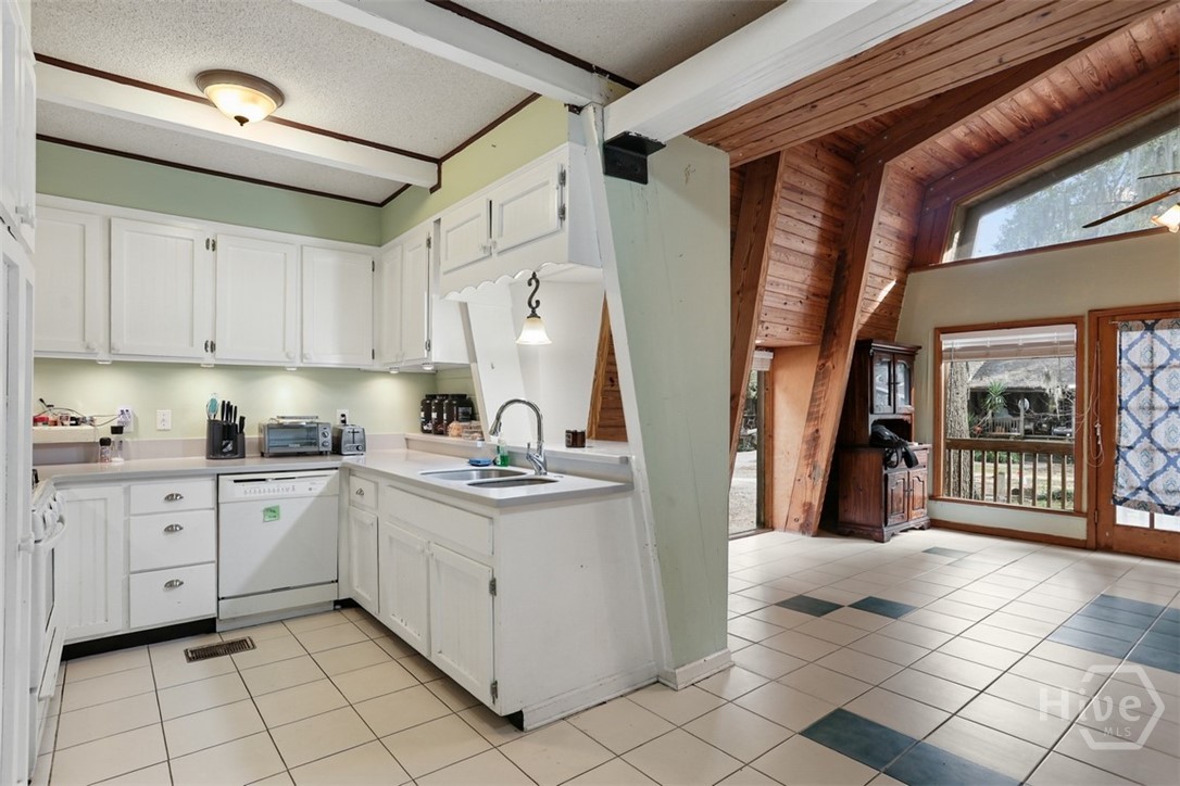 24 Crisp Street Savannah, GA 31410 - Photo 9 of 50