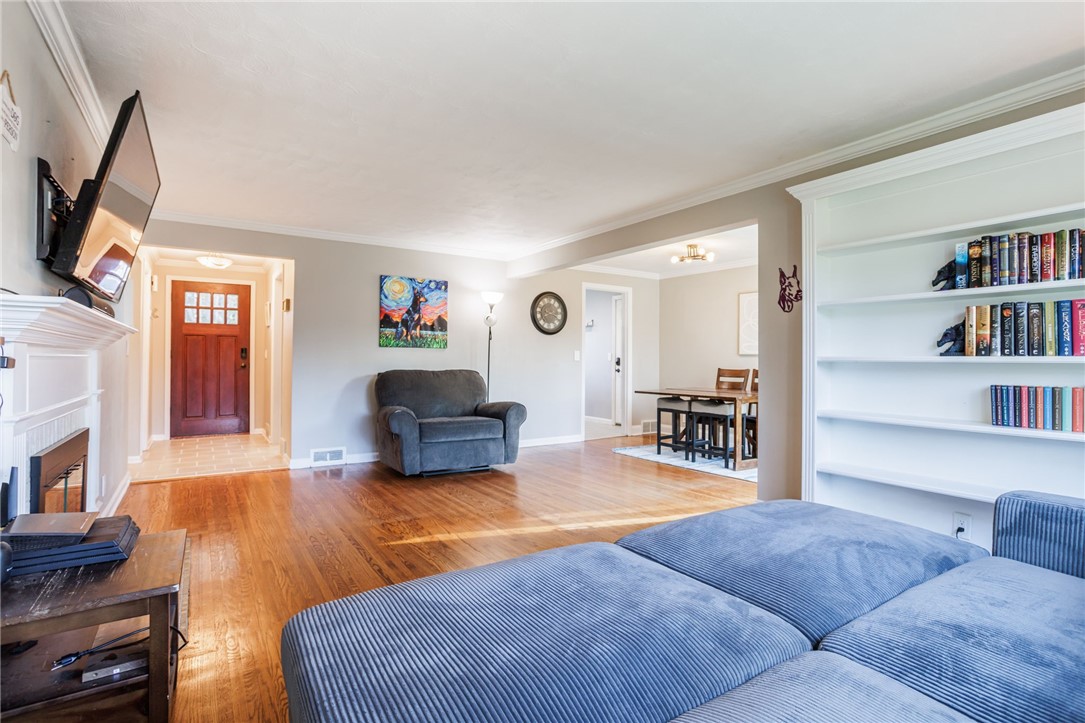 207 Ashbourne Road Brighton, NY 14618 - Photo 4 of 25