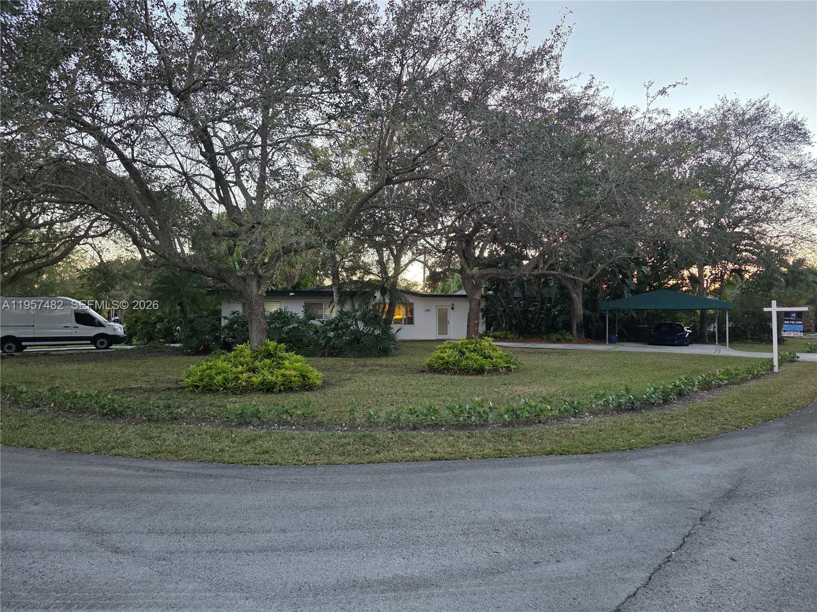 9860 Southwest 140th Street Miami, FL 33176 - Photo 4 of 22