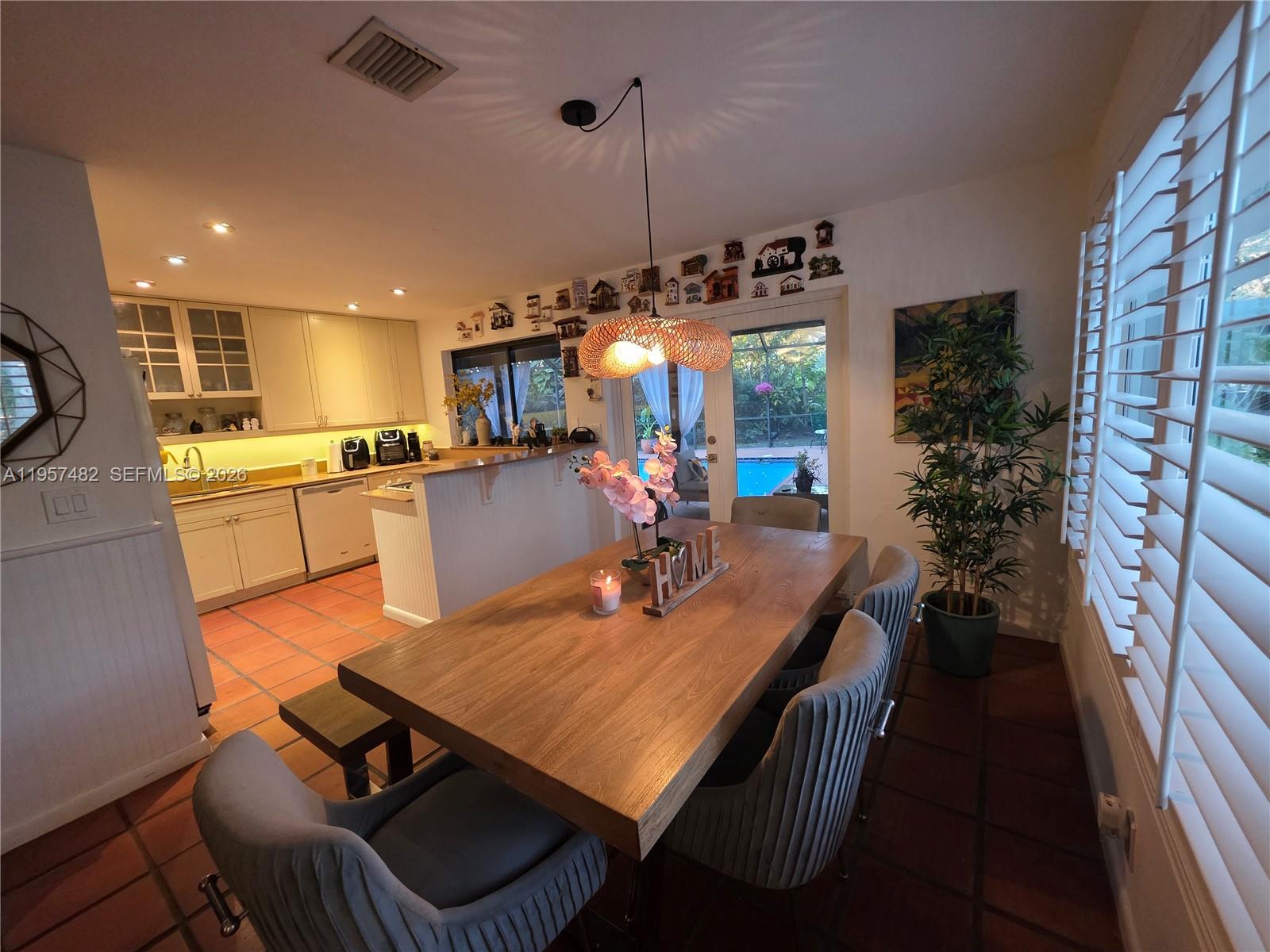 9860 Southwest 140th Street Miami, FL 33176 - Photo 7 of 22