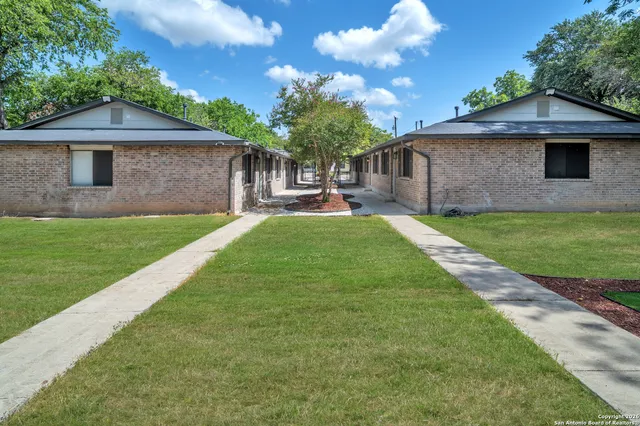 $1,450 | 408 Regina Street, Unit 2, San Antonio, TX 78223