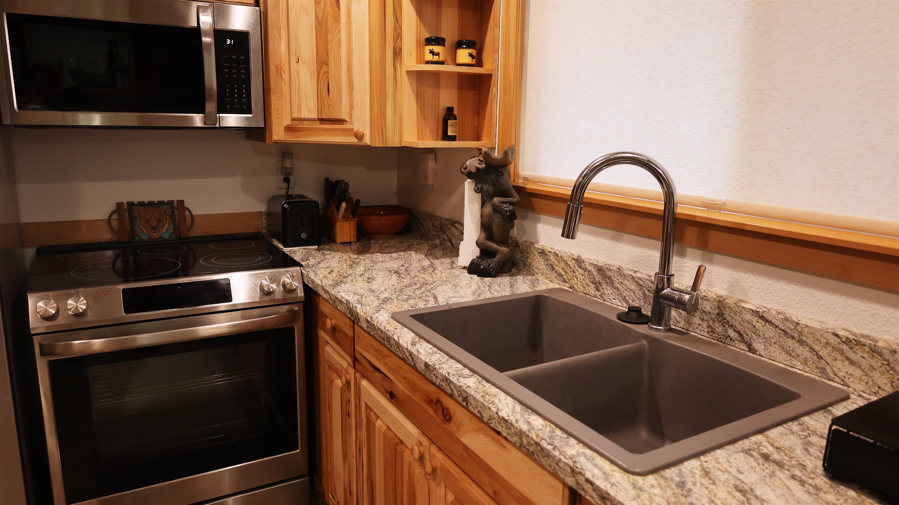 1608 Alger Avenue Cody, WY 82414 - Photo 5 of 31