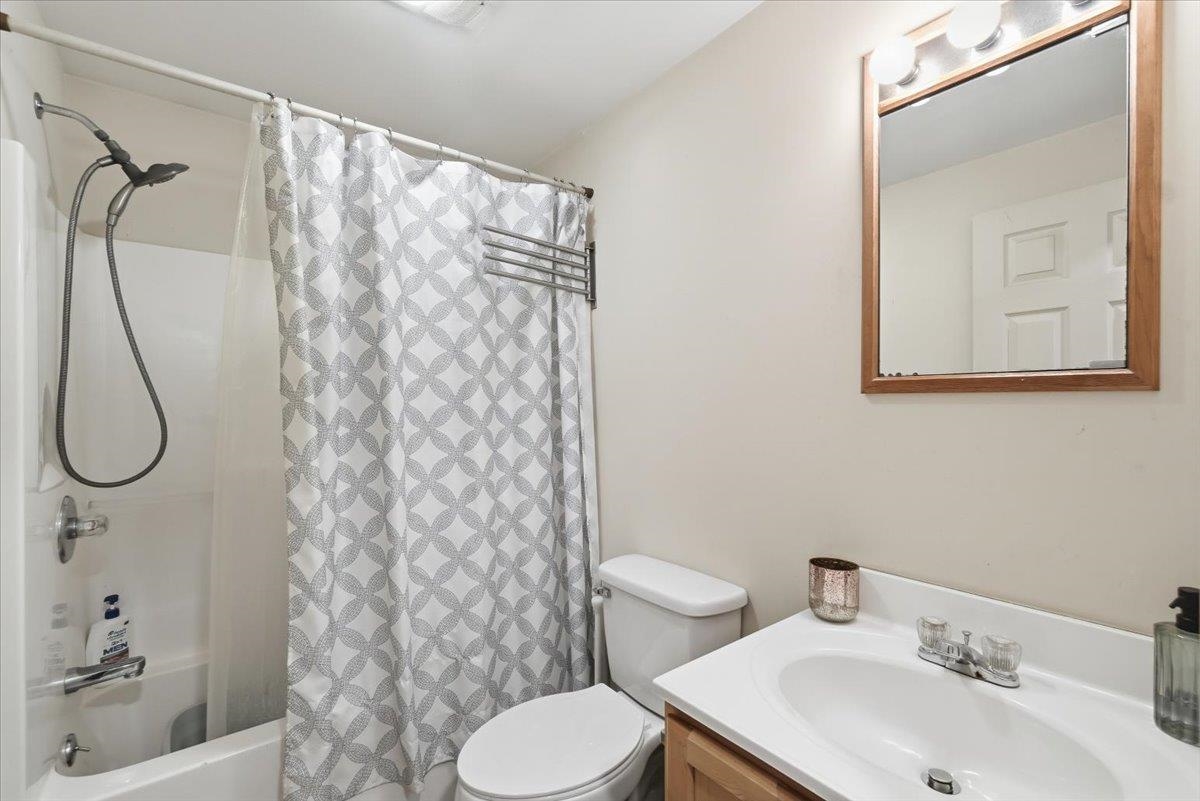 236 Baker Street Alburgh, VT 05440 - Photo 12 of 49