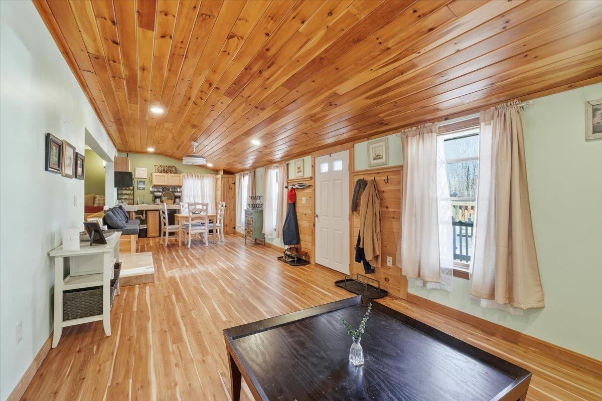 236 Baker Street Alburgh, VT 05440 - Photo 4 of 49