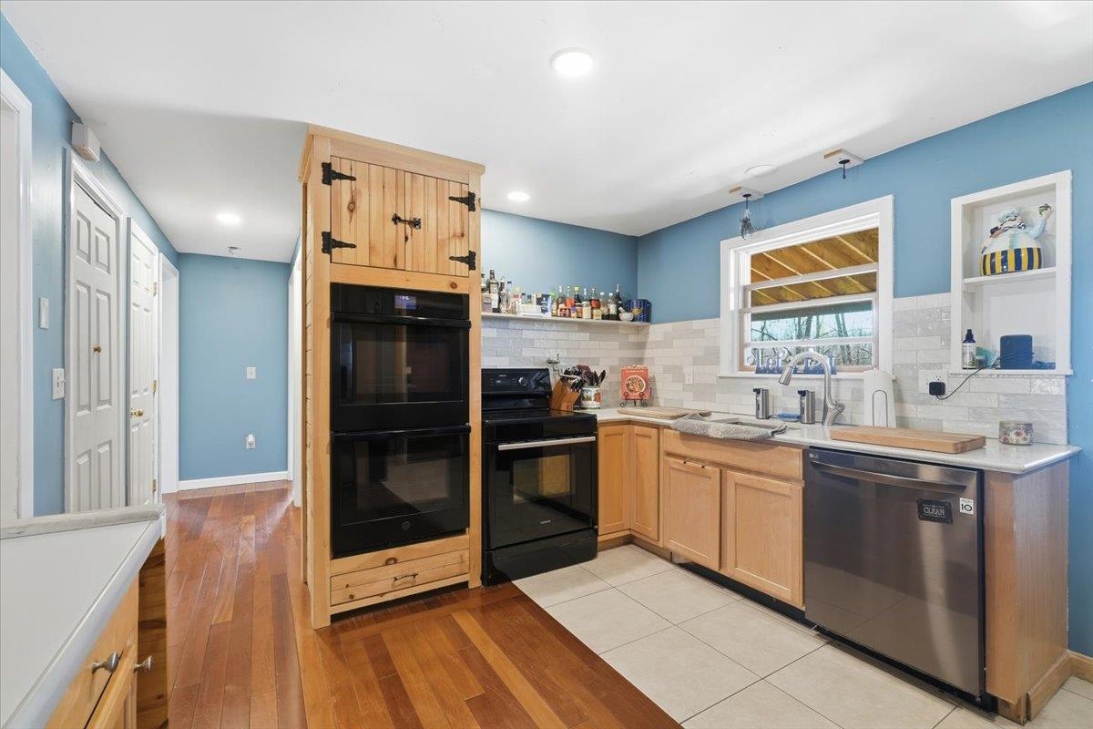 236 Baker Street Alburgh, VT 05440 - Photo 9 of 49