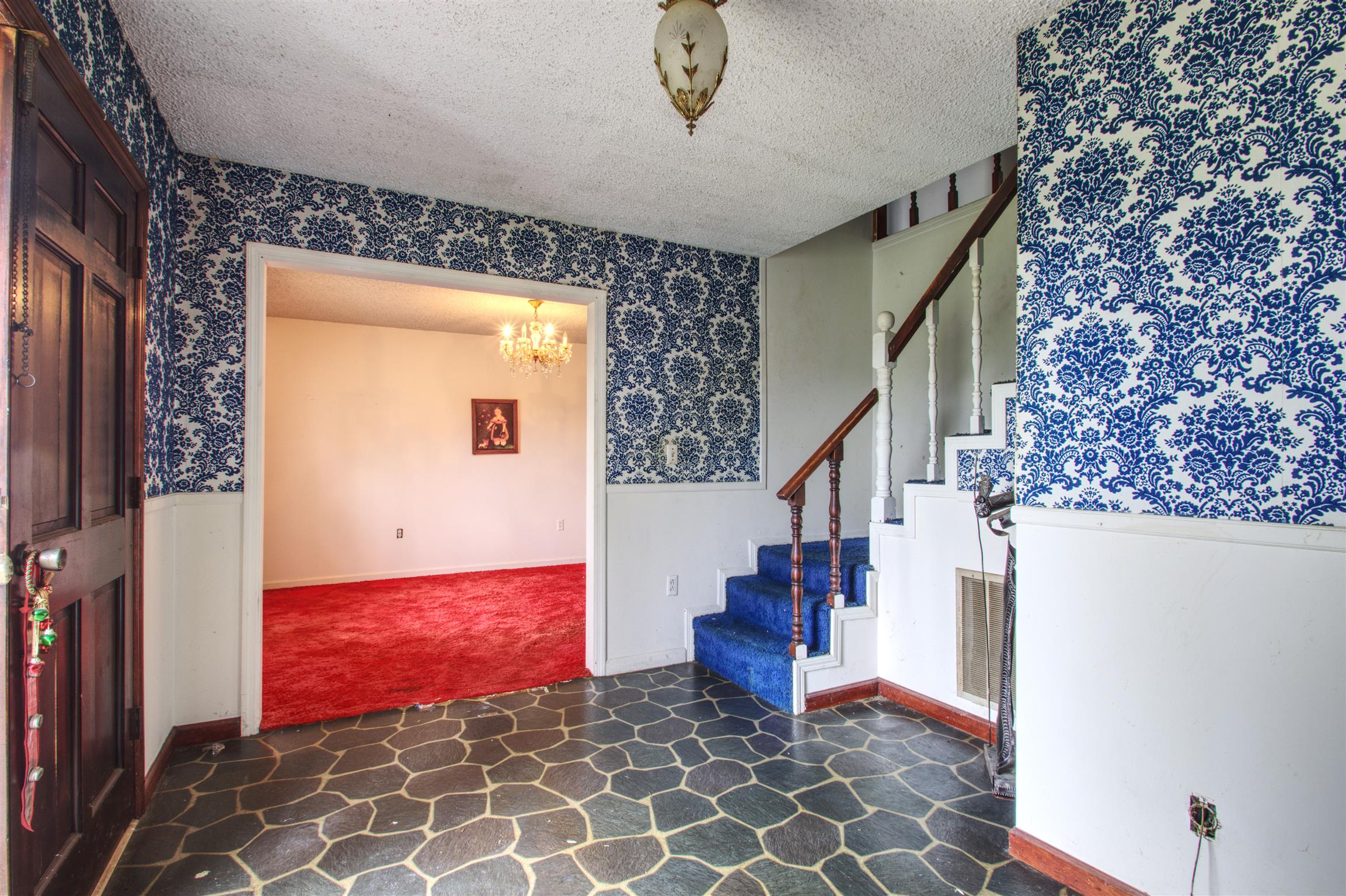 9200 Murfreesboro Road Lebanon, TN 37090 - Photo 3 of 17 Spacious Foyer (13x10) with Formal Dining Room in the distance.