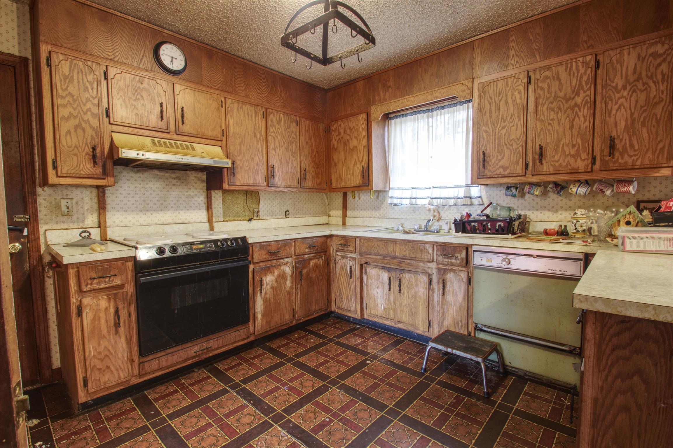 9200 Murfreesboro Road Lebanon, TN 37090 - Photo 7 of 17 The Kitchen which opens into the Nook.