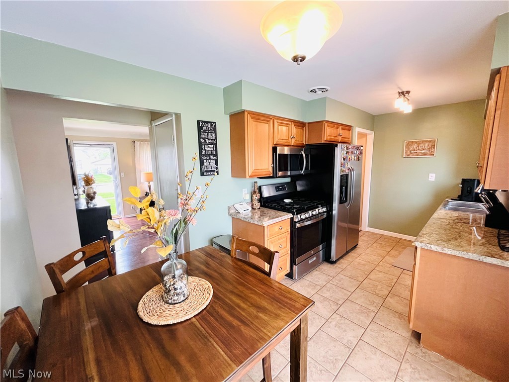 15546 Hummel Road Brook Park, OH 44142 - Photo 7 of 41 Eat in kitchen