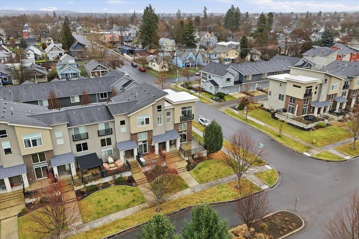 2302 West Summit Parkway Spokane, WA 99201 - Photo 2 of 32