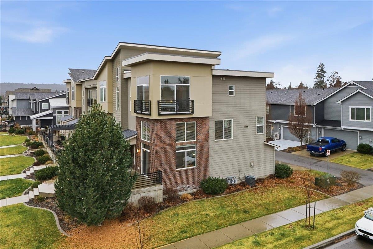 2302 West Summit Parkway Spokane, WA 99201 - Photo 6 of 32