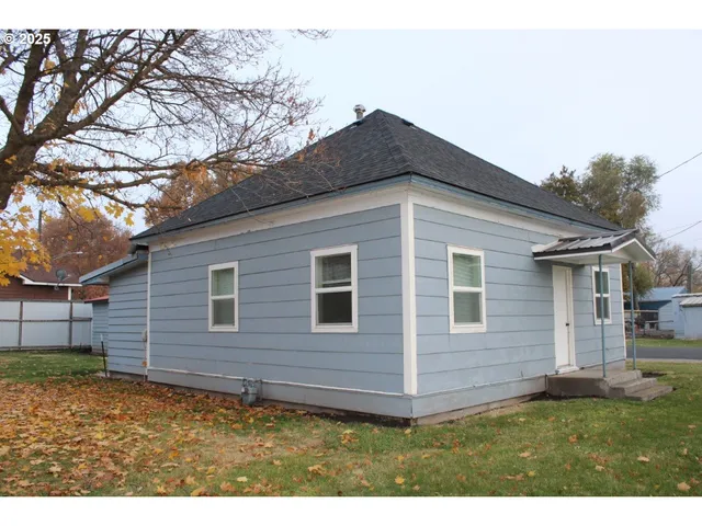 $199,000 | 229 Darwin Street, Athena, OR 97813