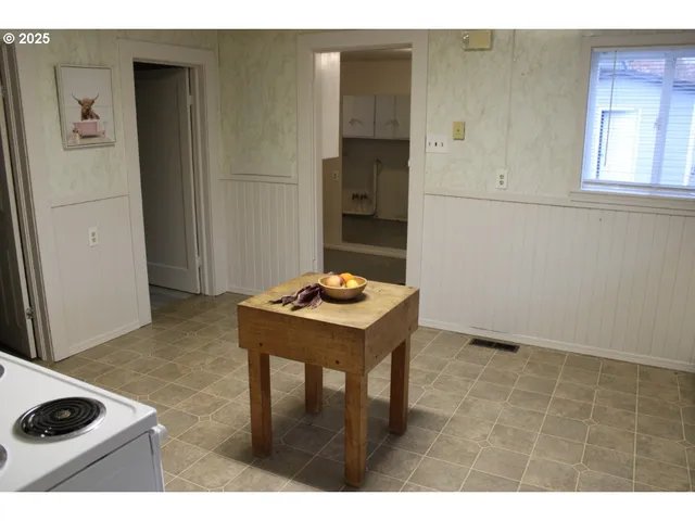 $199,000 | 229 Darwin Street, Athena, OR 97813