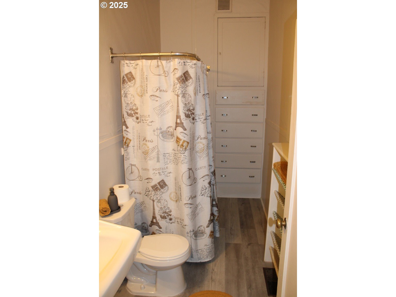 229 Darwin Street Athena, OR 97813 - Photo 9 of 18 a bathroom with a toilet and shower