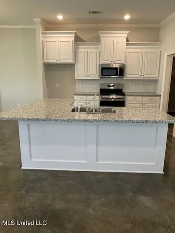 $2,400 | 248 Chartleigh Circle, Canton, MS 39046