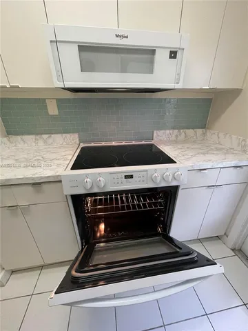 a close view of sink