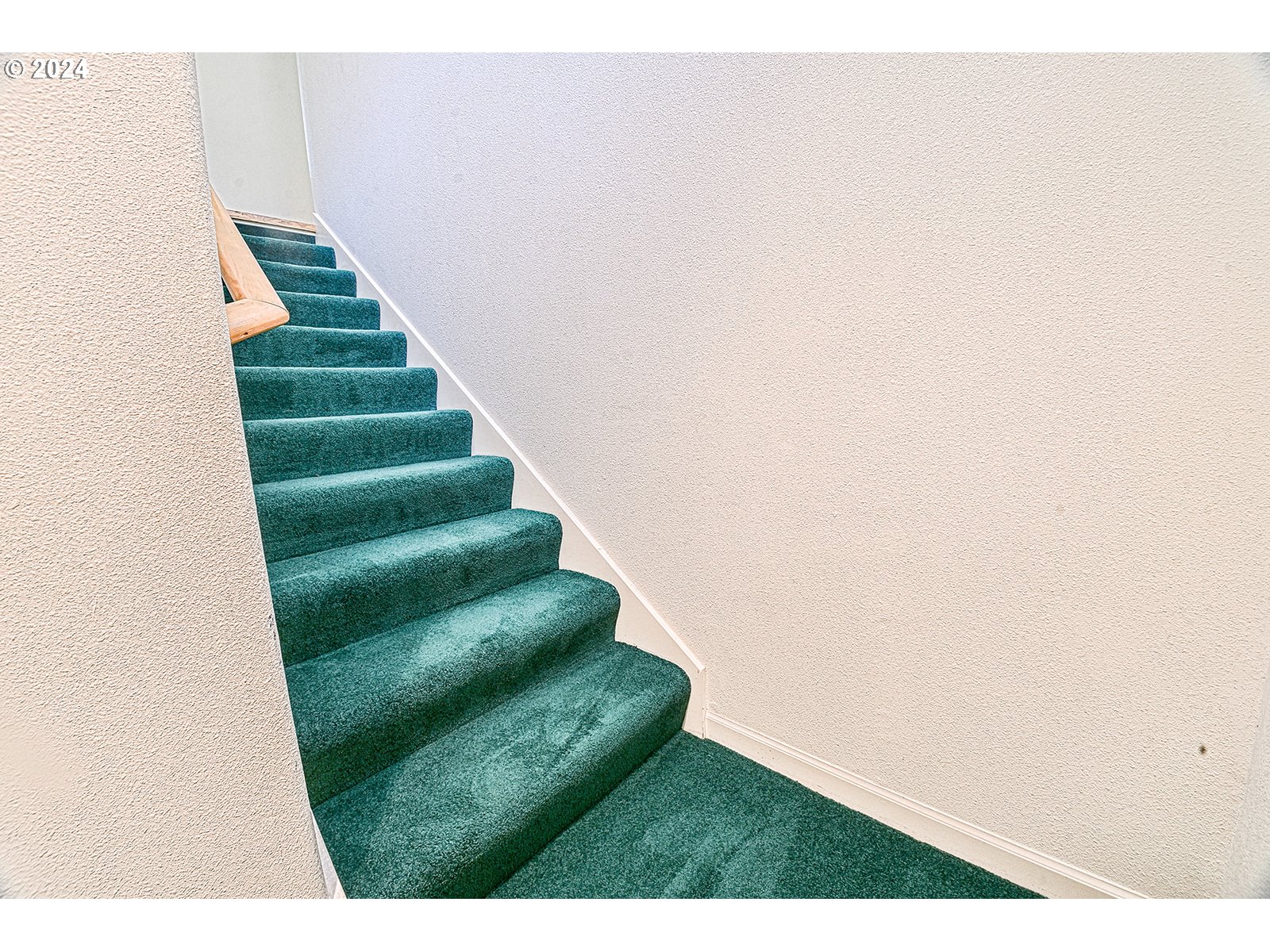 22202 Lindberg Road Clatskanie, OR 97016 - Photo 30 of 48 Staircase