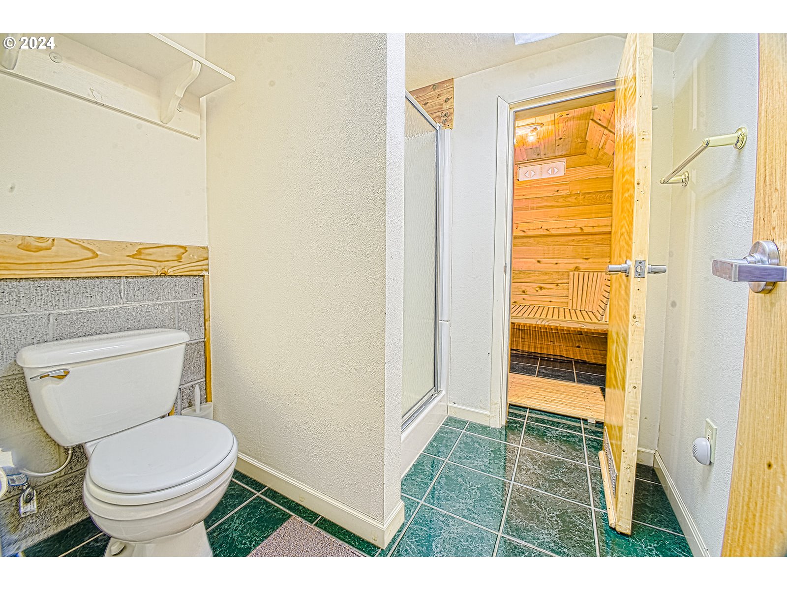 22202 Lindberg Road Clatskanie, OR 97016 - Photo 33 of 48 Bathroom
