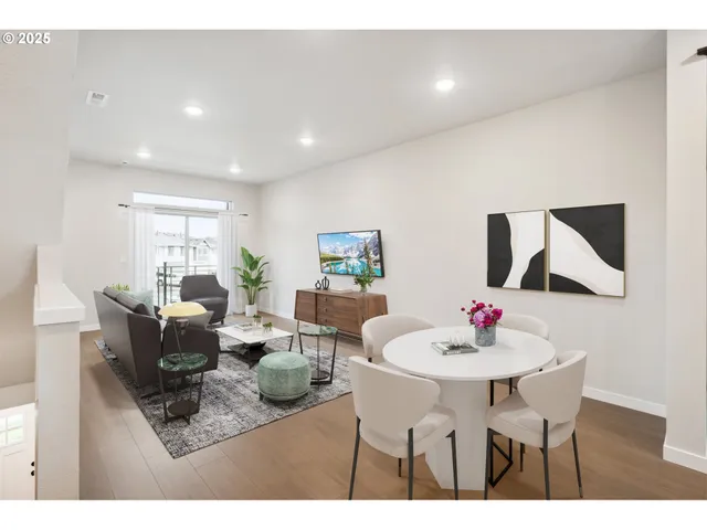 $419,500 | 3373 Southeast Everwood Lane, Hillsboro, OR 97123