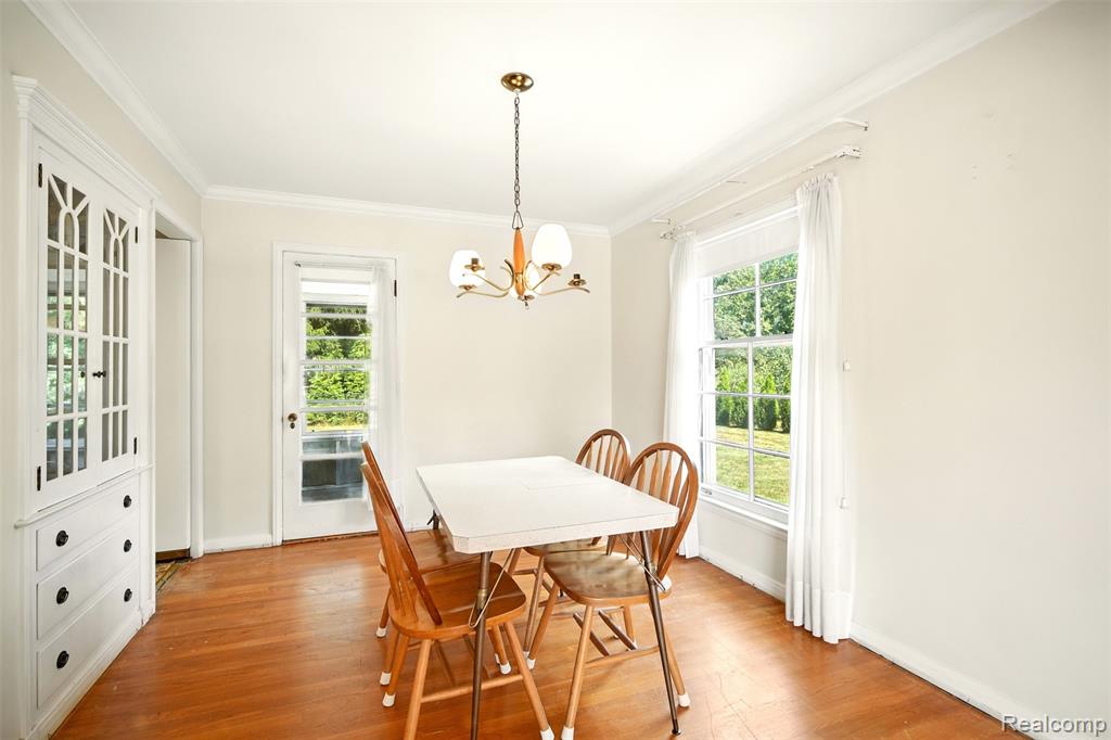 826 Shoreham Road Grosse Pointe Woods, MI 48236 - Photo 8 of 32