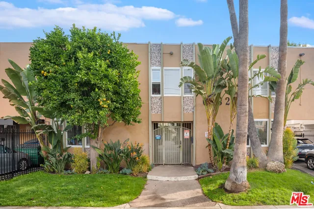 $3,900,000 | 6632 Darby Avenue, Reseda, CA 91335