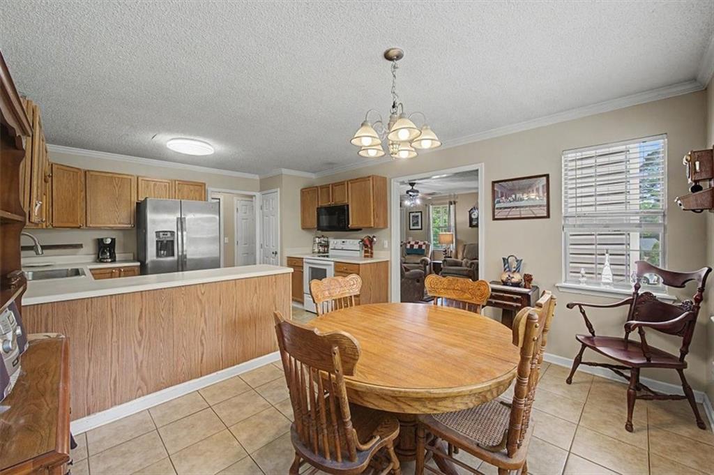 369 South Sequoyah Circle Northeast Calhoun, GA 30701 - Photo 17 of 40