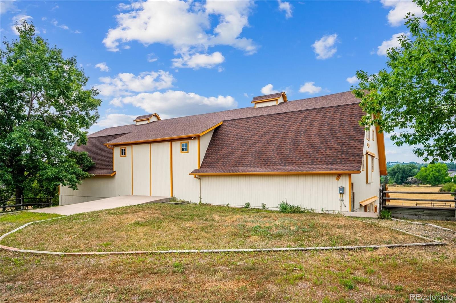 11440 West 38th Avenue Wheat Ridge, CO 80033 - Photo 5 of 18 a view of a garage