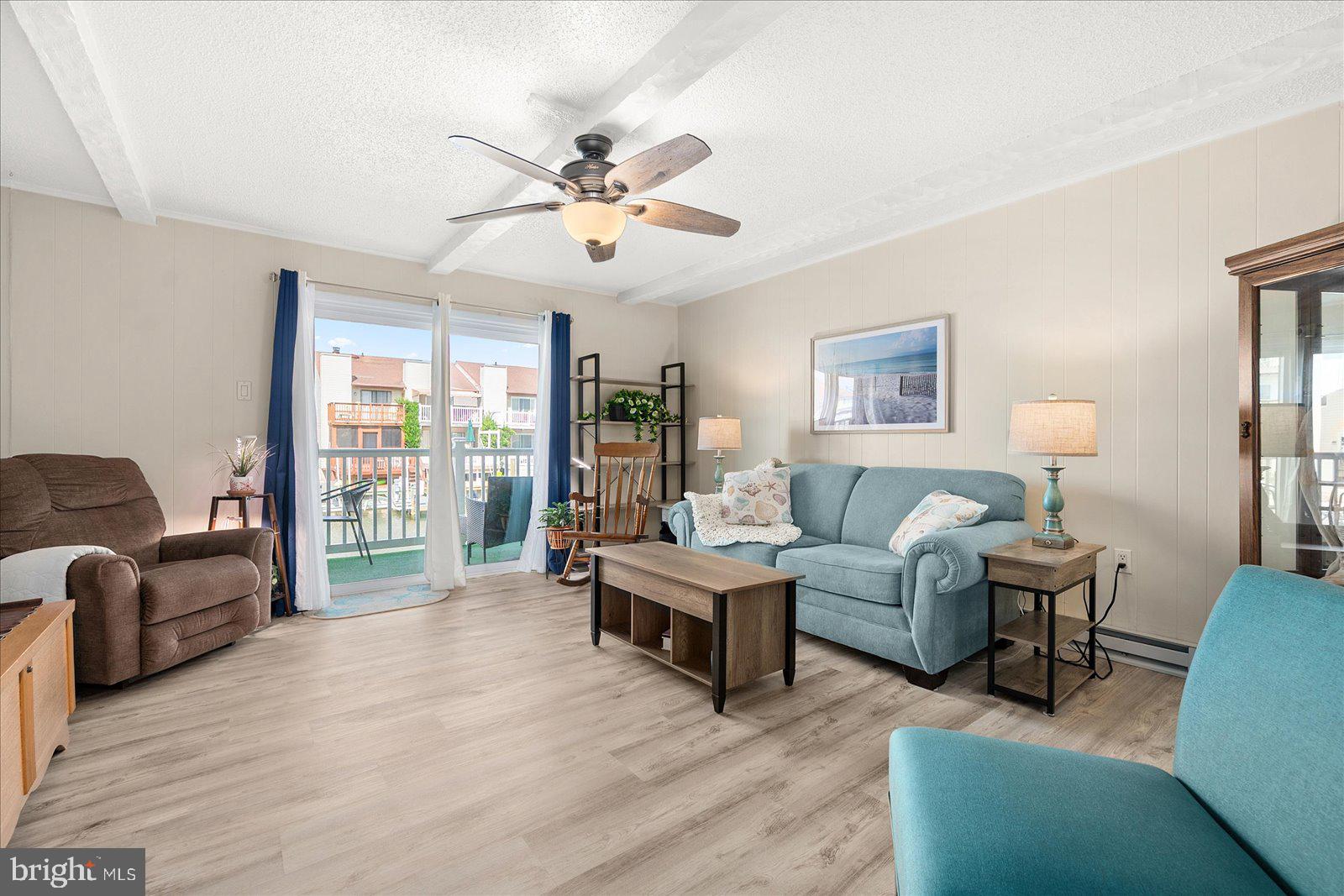 Family room with ceiling fan