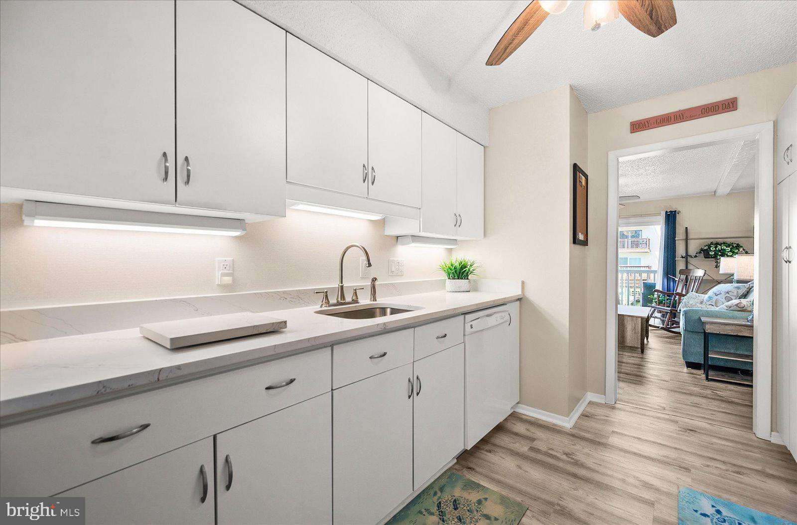 722 Mooring Road, Unit A102 Ocean City, MD 21842 - Photo 9 of 40 Kitchen with quartz countertops