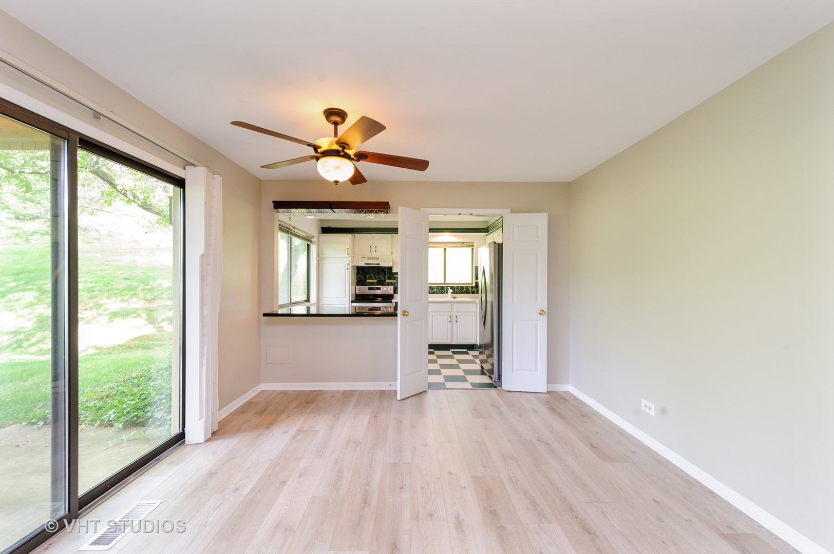 746 Oak Hill Road, Unit D Lake Barrington, IL 60010 - Photo 6 of 38