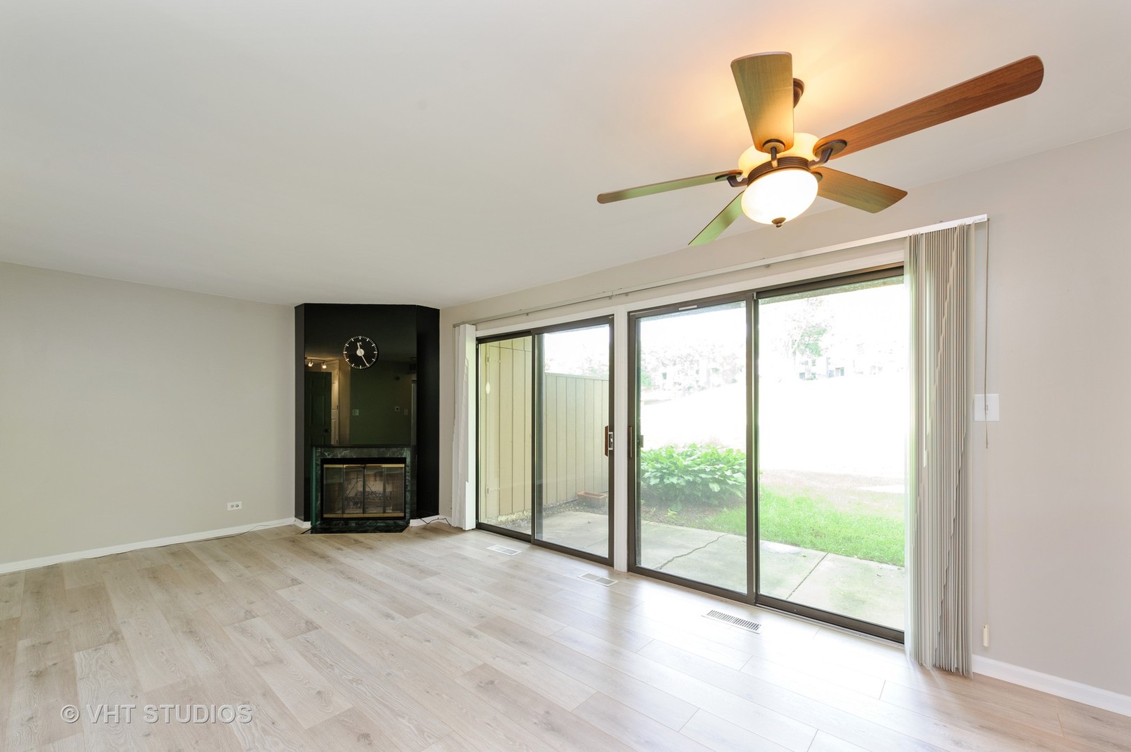 746 Oak Hill Road, Unit D Lake Barrington, IL 60010 - Photo 7 of 38