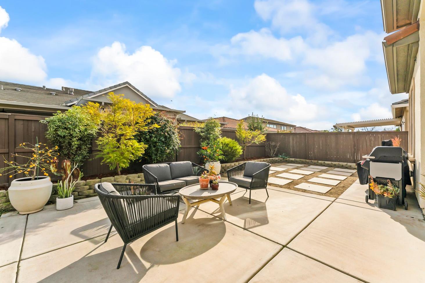 1509 Harvest Loop Folsom, CA 95630 - Photo 17 of 92