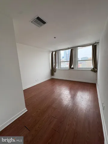 $145,000 | 1100 Vine Street, Unit P211, Philadelphia, PA 19107