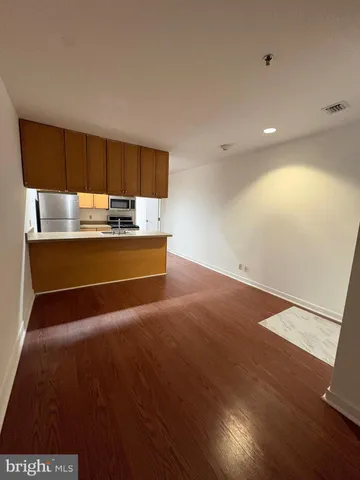 $145,000 | 1100 Vine Street, Unit P211, Philadelphia, PA 19107