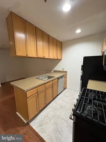 $145,000 | 1100 Vine Street, Unit P211, Philadelphia, PA 19107