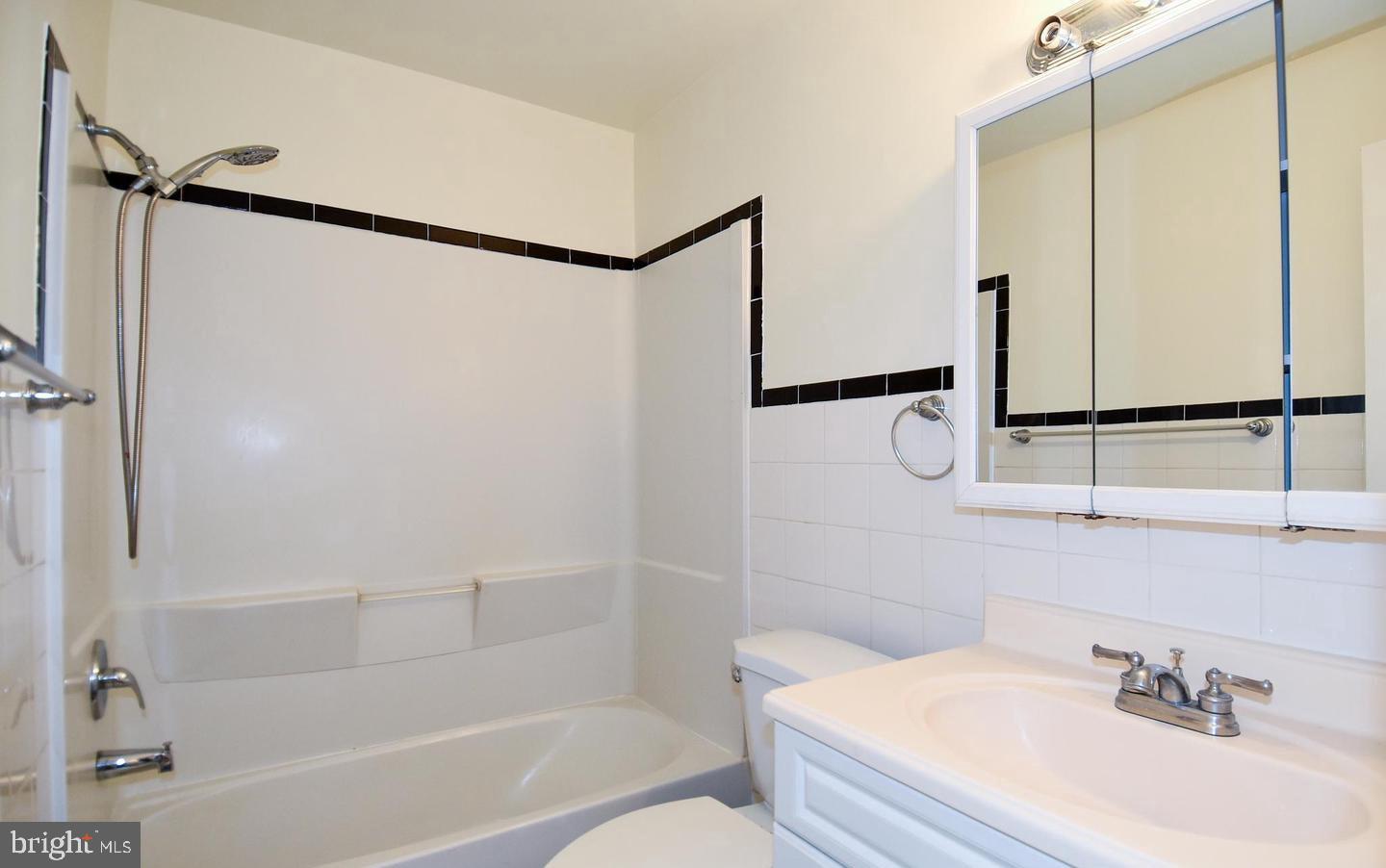 4258 Buckman Road, Unit 39 Alexandria, VA 22309 - Photo 17 of 25 Gallery Image 17