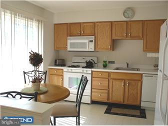 101 Coventry Way Mount Laurel, NJ 08054 - Photo 2 of 5 Kitchen