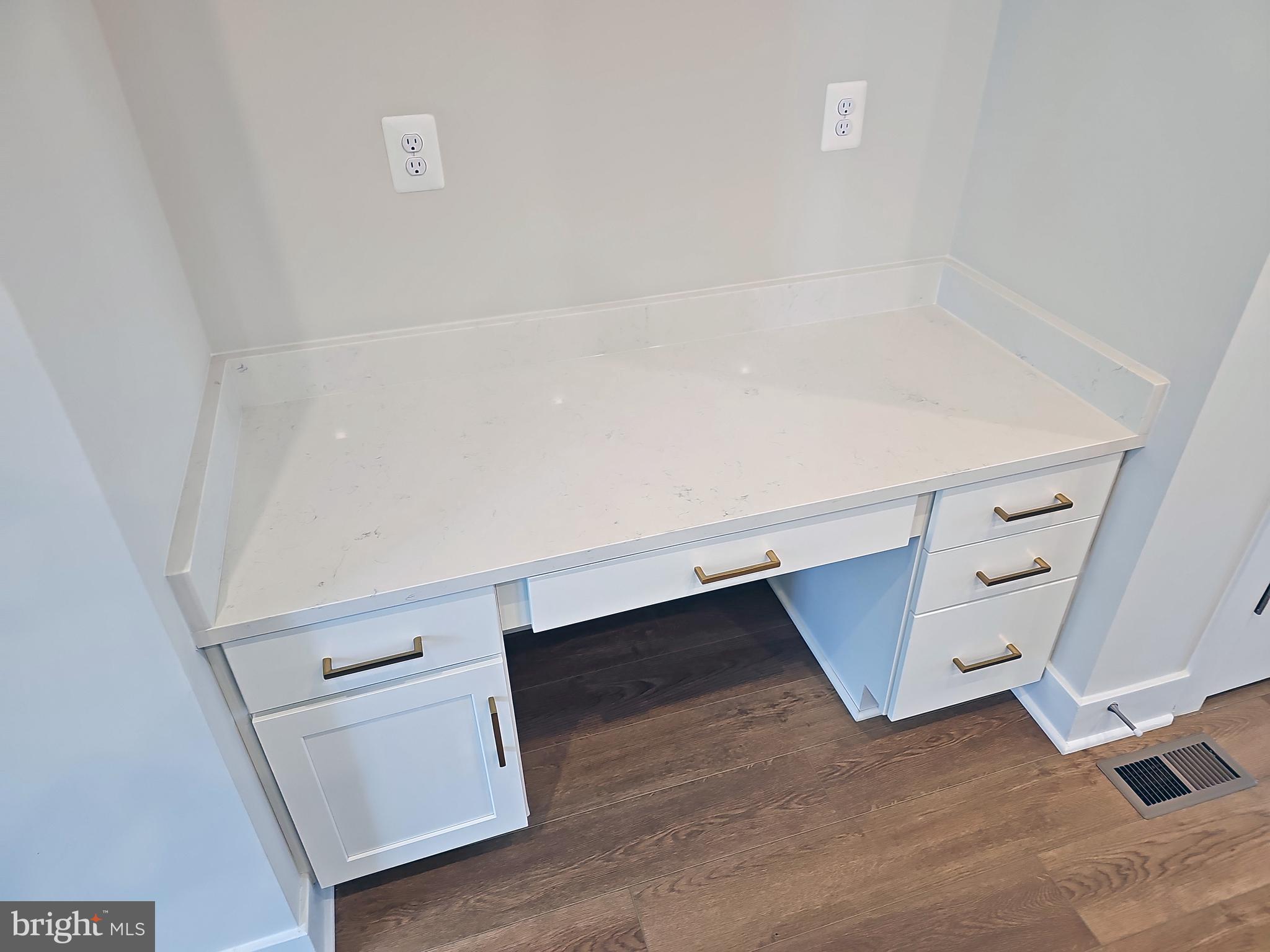 2333 Liberty Loop Herndon, VA 20171 - Photo 15 of 41 Desk in kitchen
