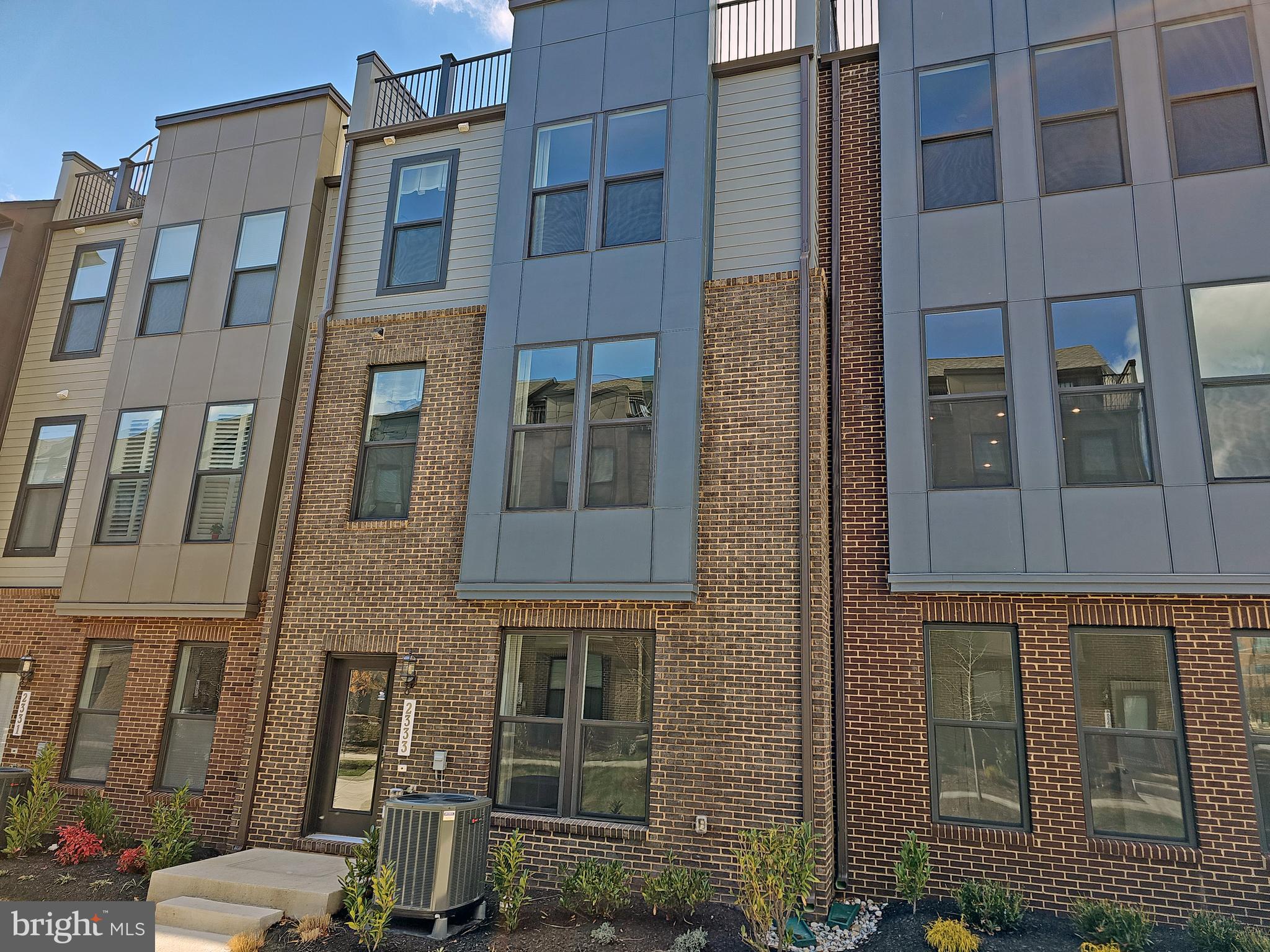 2333 Liberty Loop Herndon, VA 20171 - Photo 2 of 41 4 beds, 4 baths, 2490 sq. ft. townhouse. 2-car ga