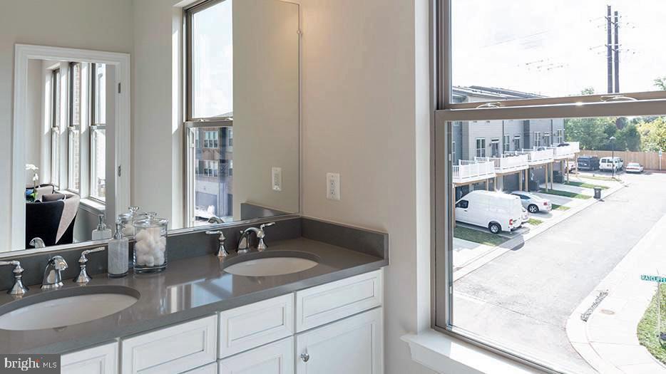 2333 Liberty Loop Herndon, VA 20171 - Photo 32 of 41