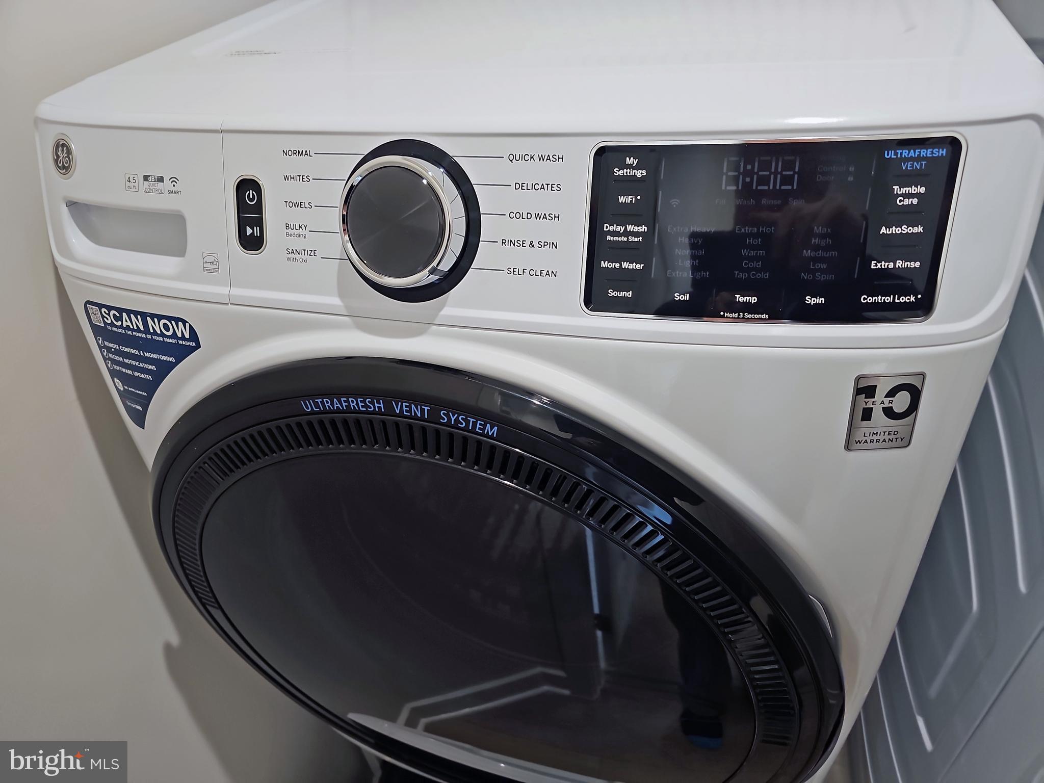 2333 Liberty Loop Herndon, VA 20171 - Photo 39 of 41 New high-end washer and dryer w pedestal storage